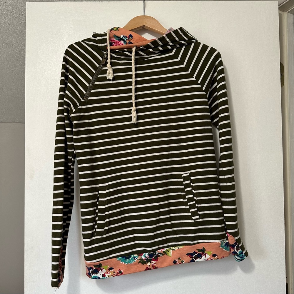 Ampersand Double hoodie, size small